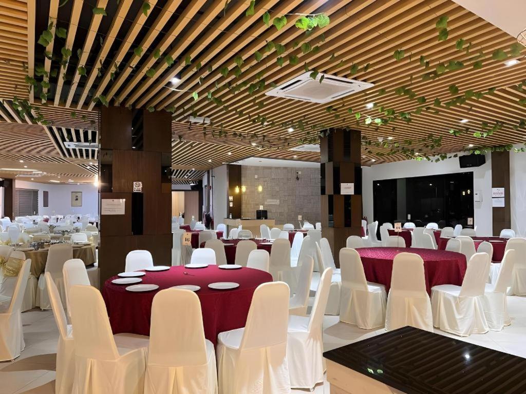 D Arc Hotel Kota Kinabalu Ngoại thất bức ảnh