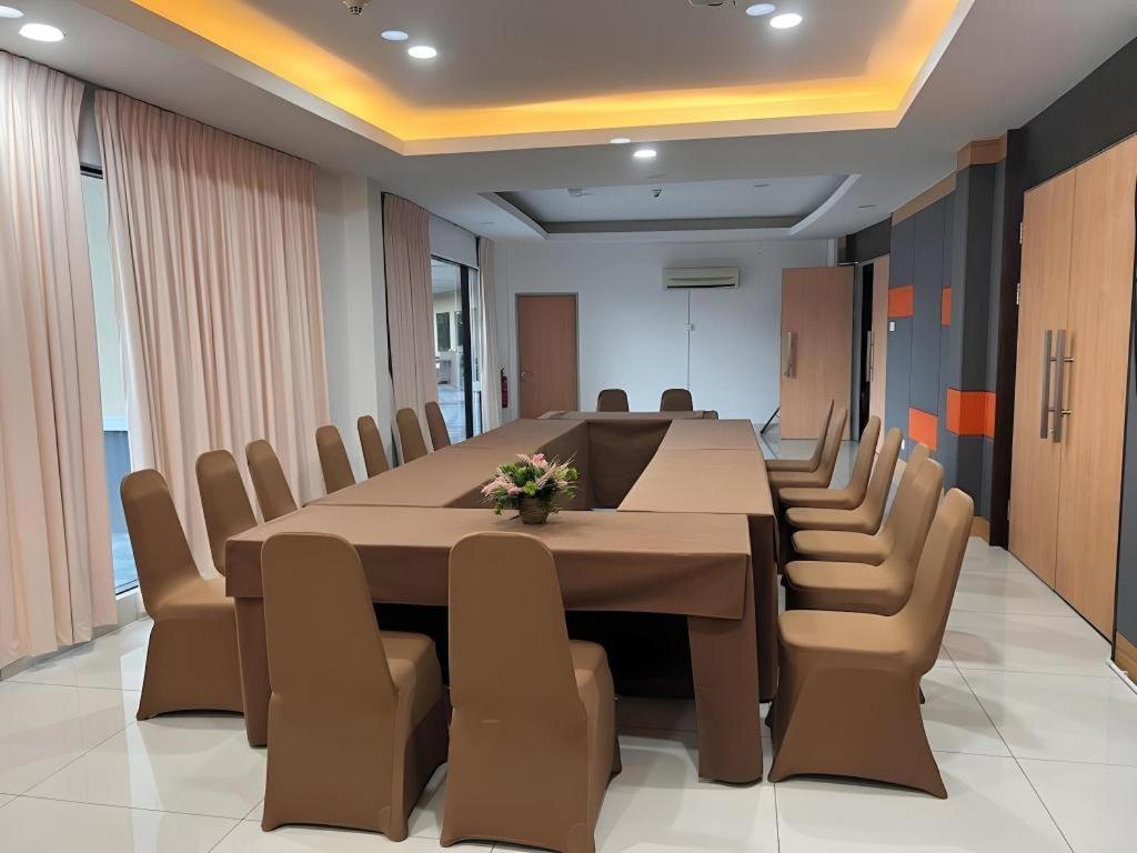 D Arc Hotel Kota Kinabalu Ngoại thất bức ảnh