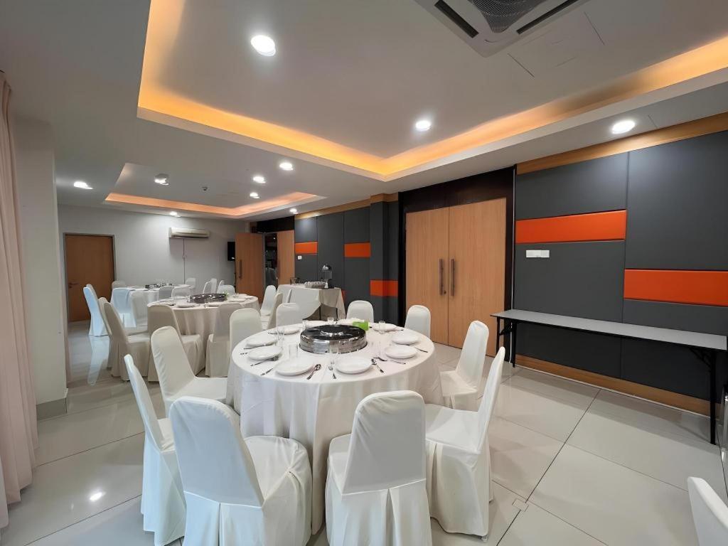 D Arc Hotel Kota Kinabalu Ngoại thất bức ảnh