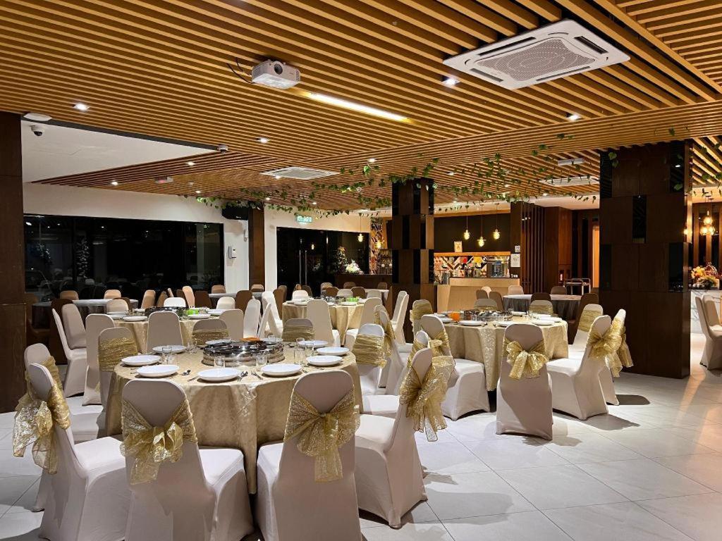 D Arc Hotel Kota Kinabalu Ngoại thất bức ảnh